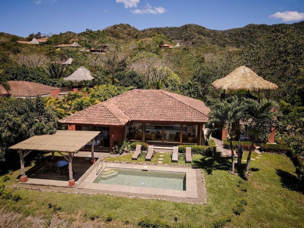 Three Bedroom Villa - Estrella photo 1