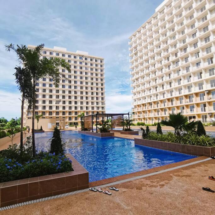 Affordable Condo w/ Wi-Fi, Pool & Shower Heater photo 2