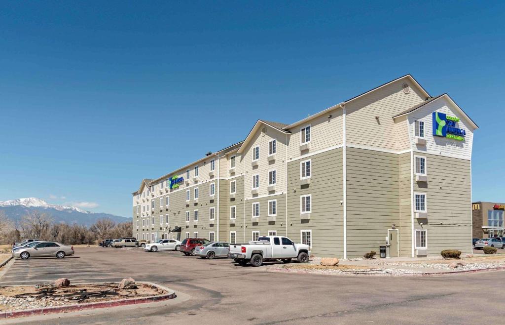 Extended Stay America Select Suites - Colorado Springs - Airport photo 2