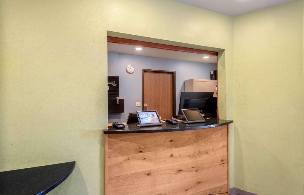Extended Stay America Select Suites - Colorado Springs - Airport photo 3