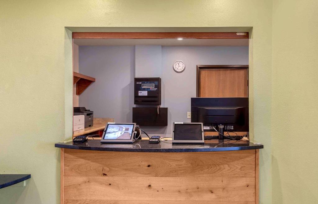 Extended Stay America Select Suites - Colorado Springs - Airport photo 4
