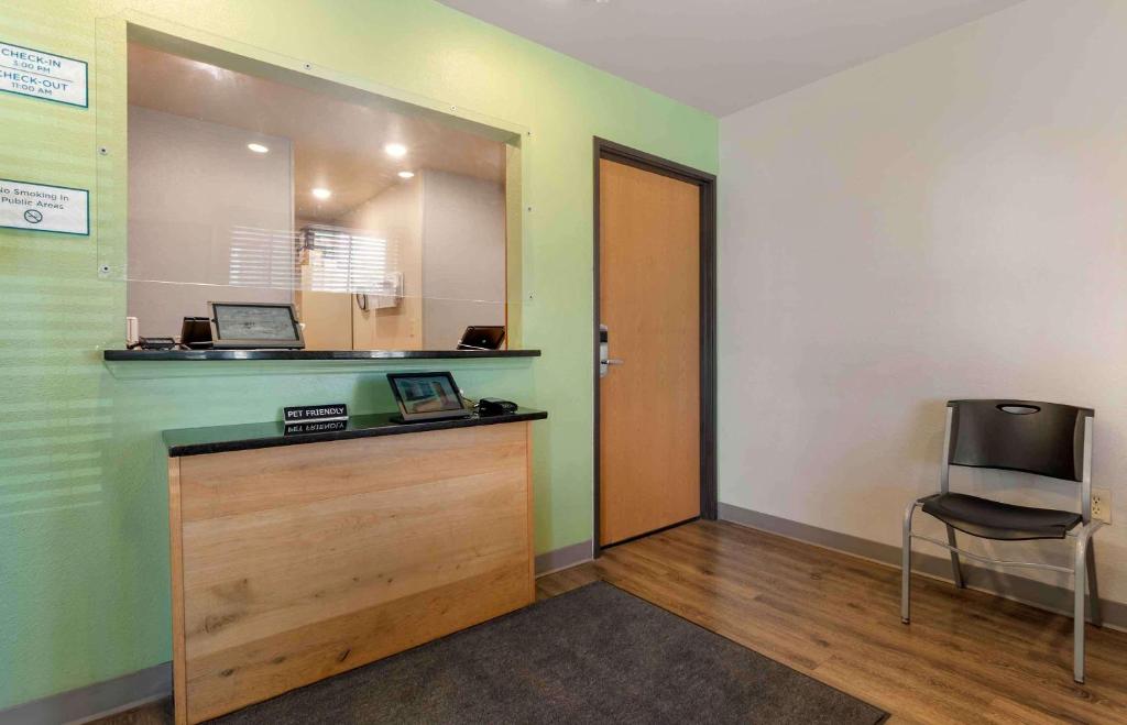Extended Stay America Select Suites - Kansas City - South - I-49 photo 3