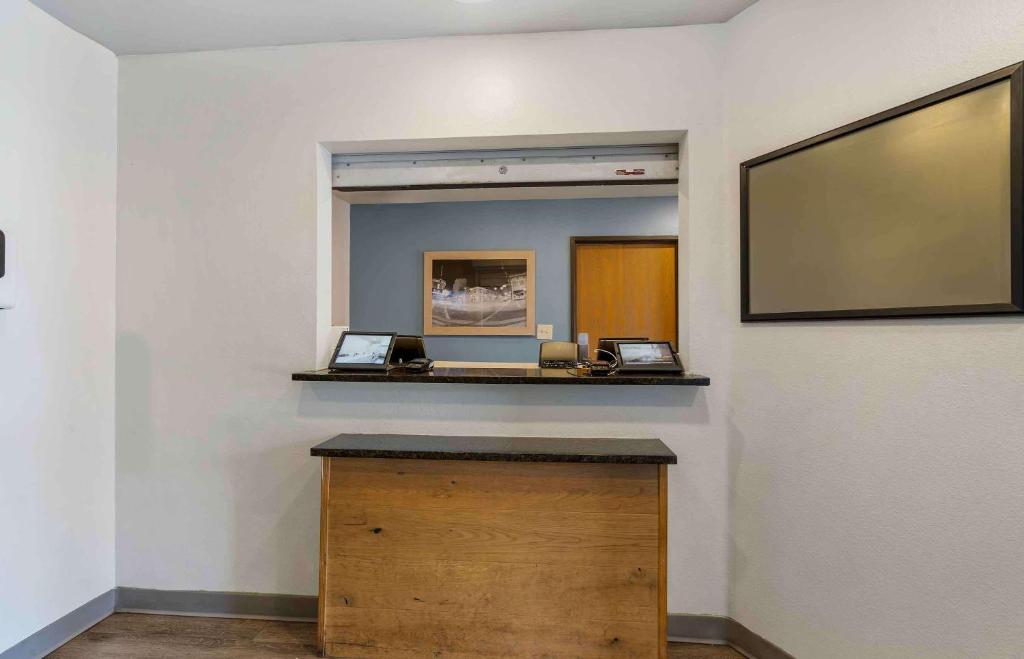 Extended Stay America Select Suites - Lakeland photo 2