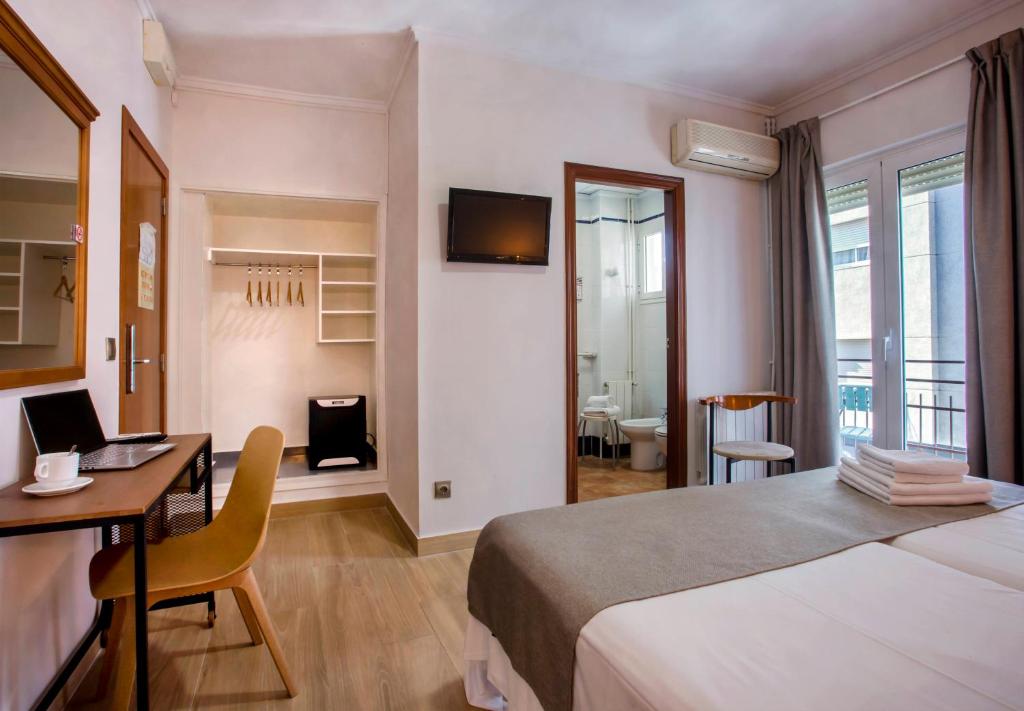 Hotel Ramis photo 2
