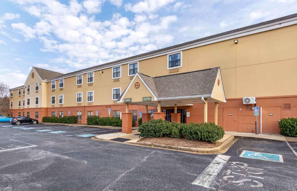 Extended Stay America Suites - Greenville - Airport photo 2