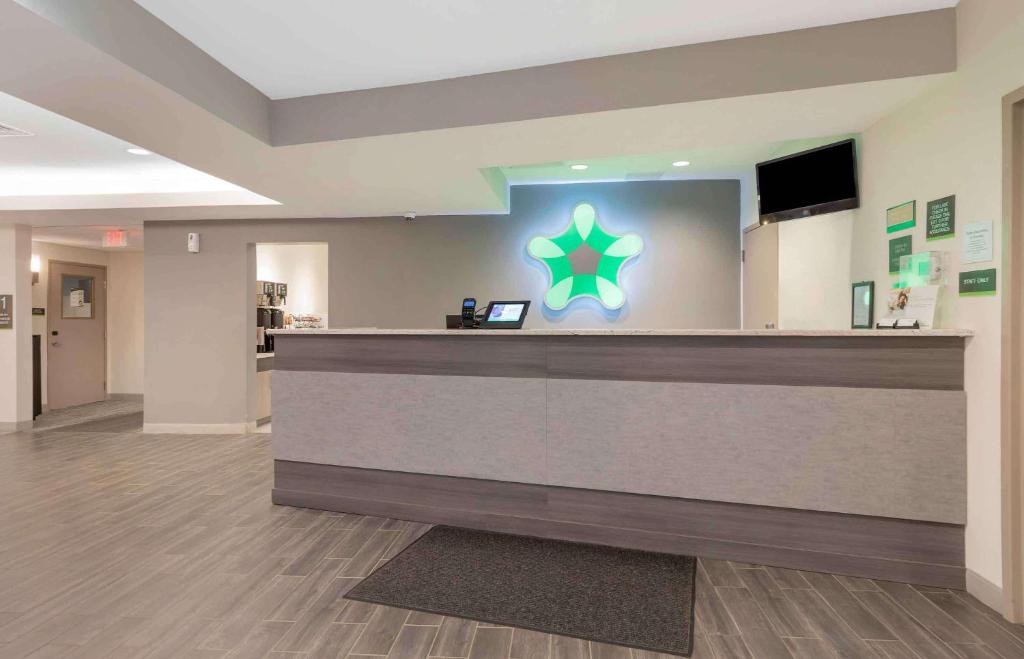 Extended Stay America Premier Suites - Greenville - Woodruff Road photo 3