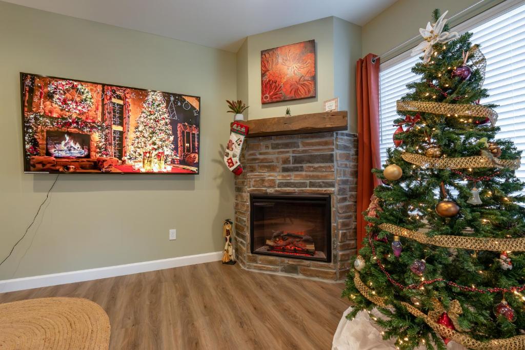 NEW BUILD - Luxury 3BR Walk-In with Resort Amenities - FREE TICKETS INCLUDED - FHG-107 photo 3