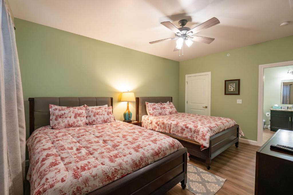 NEW BUILD - Luxury 3BR Walk-In with Resort Amenities - FREE TICKETS INCLUDED - FHG-107 photo 4