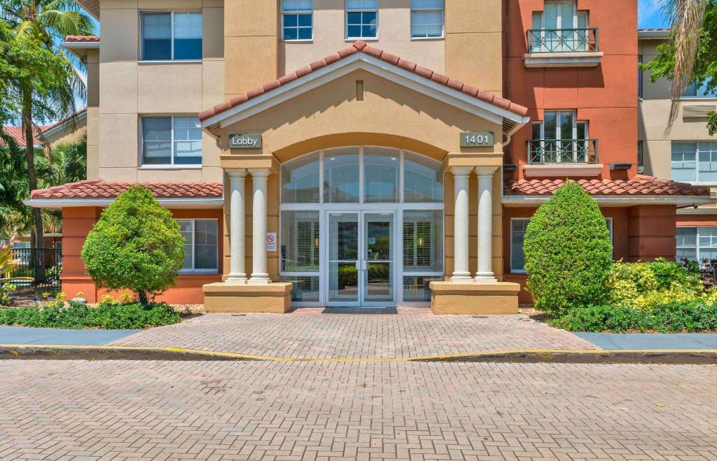 Extended Stay America Premier Suites - Fort Lauderdale - Cypress Creek - Park North photo 1