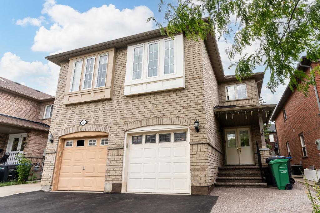 Luxury Home In Castlemore Brampton photo 1