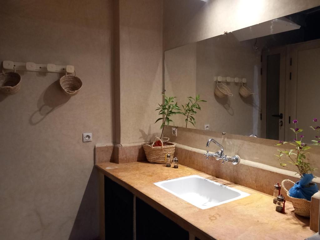 Riad Hostel JAD ZIAD Room Type - Bed in 6-Bed Mixed Dormitory Room