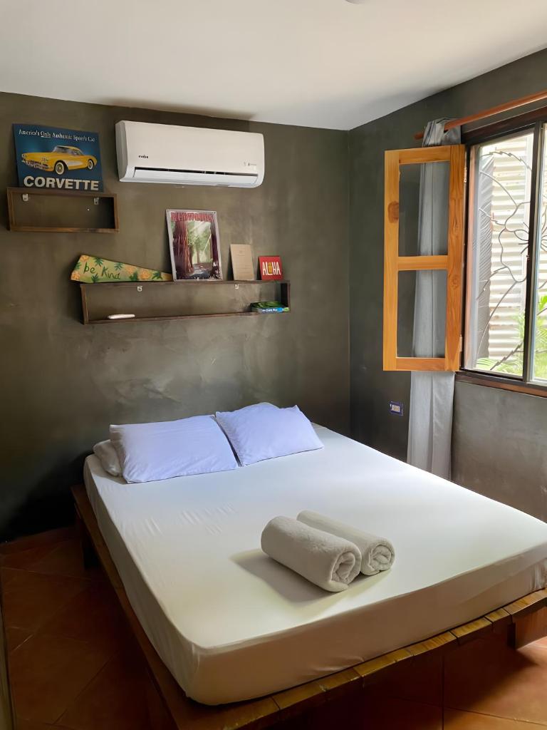 Salty Enthusiasts Share House & Villas