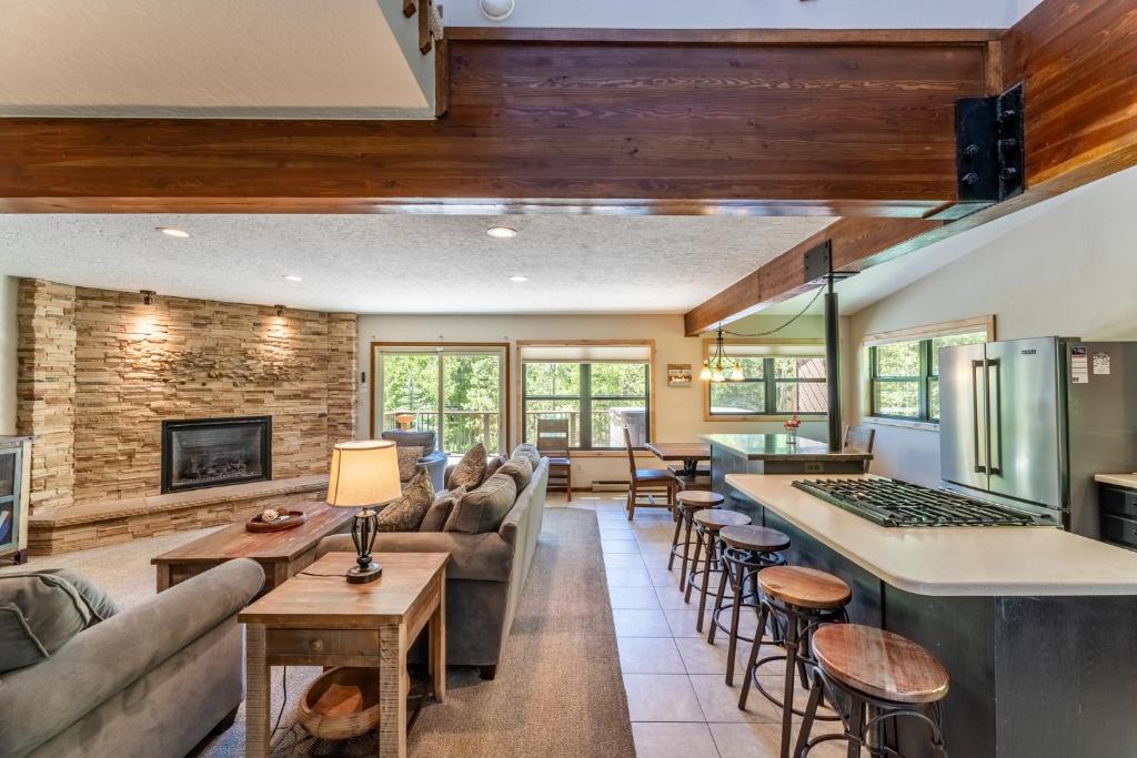 Hawn Drive by Summit County Mountain Retreats image