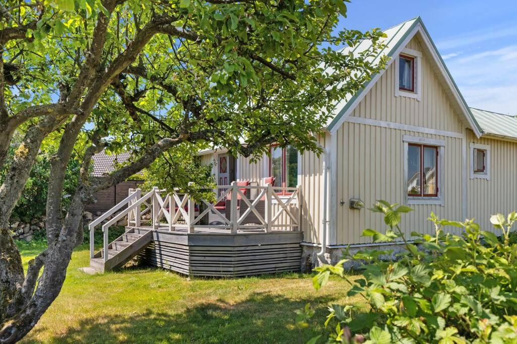 Idylliskt hus med havsutsikt photo 1