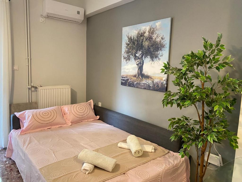Olive tree Deluxe Apt 70m from Athens Metro - Tap to explore photos