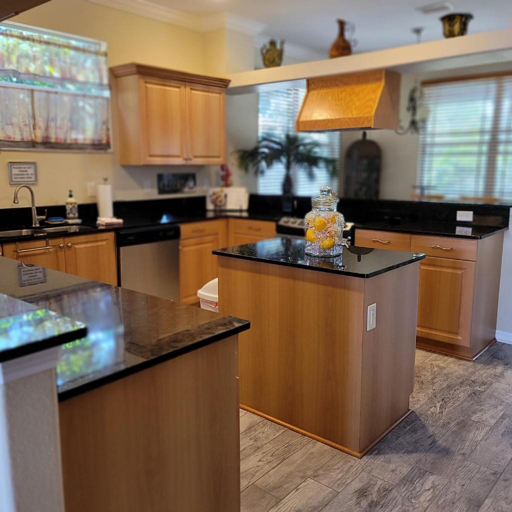 Beautiful Large Vacation Home photo 3