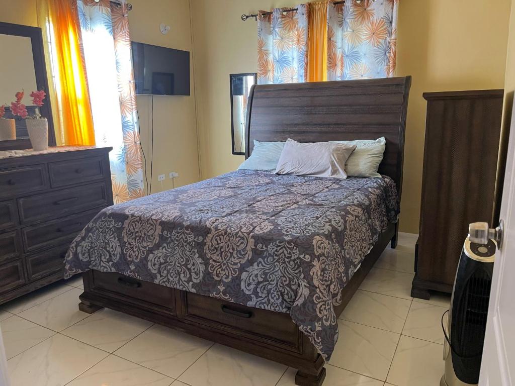 Finest Accommodation Phoenix Park Lot 1317 Phase 4 Portmore St Catherine photo 4