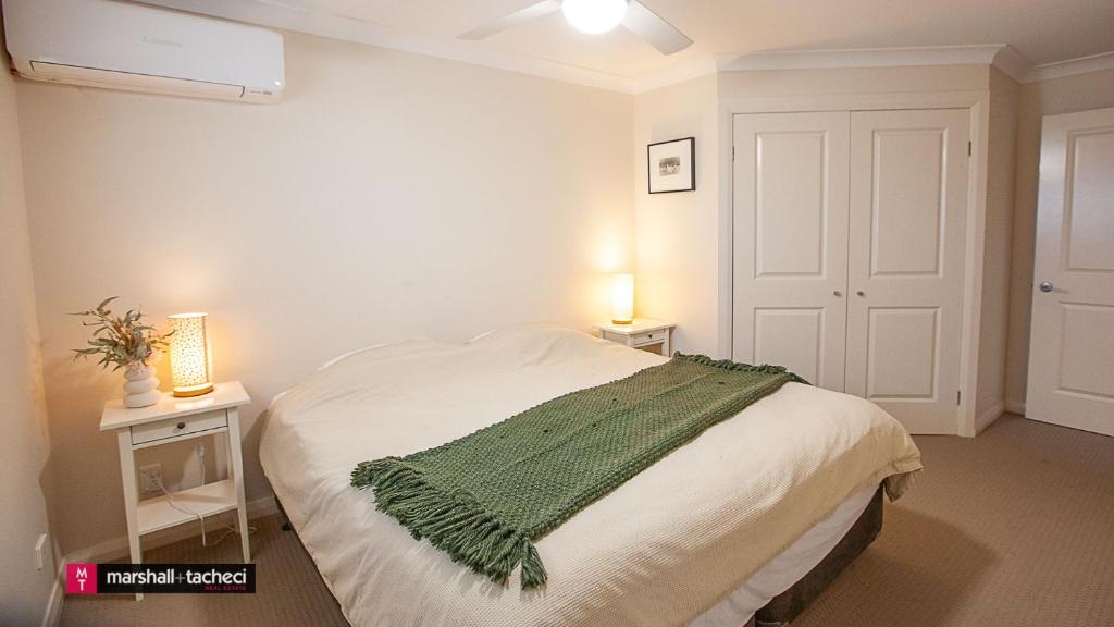 Salt water villa Bermagui Four bedroom central location with Wifi photo 2