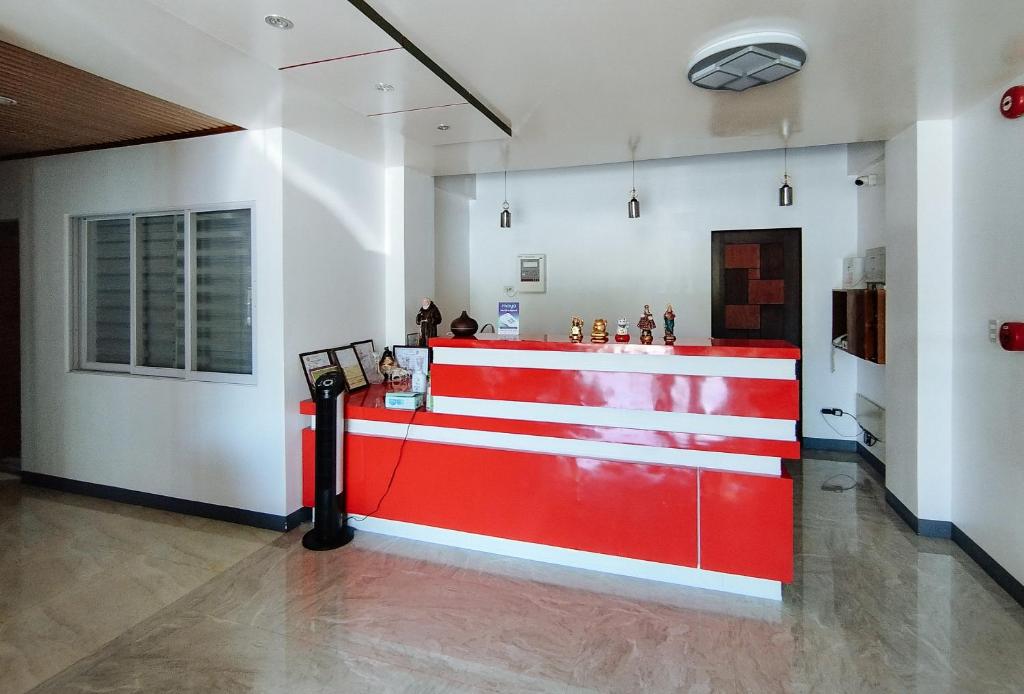 RedDoorz @ LQJ Hotel Old Buswang Kalibo photo 3
