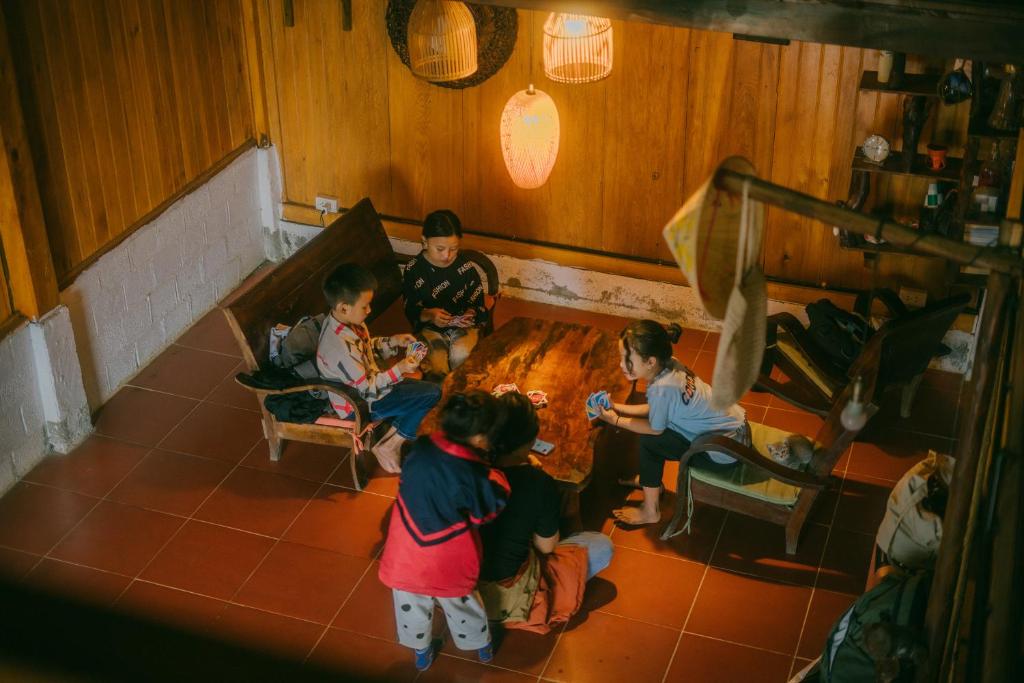 LAZY LADY BUG Sapa - Books & Brunch Homestay