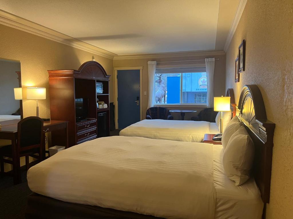 Revelstoke Lodge photo 3