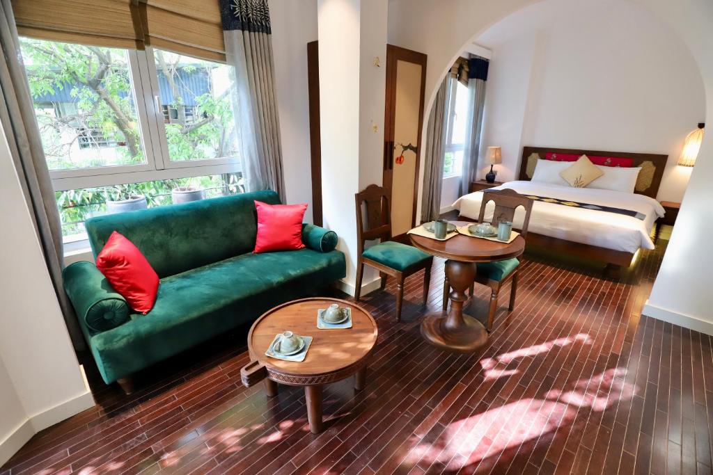 The Quarter Apartment