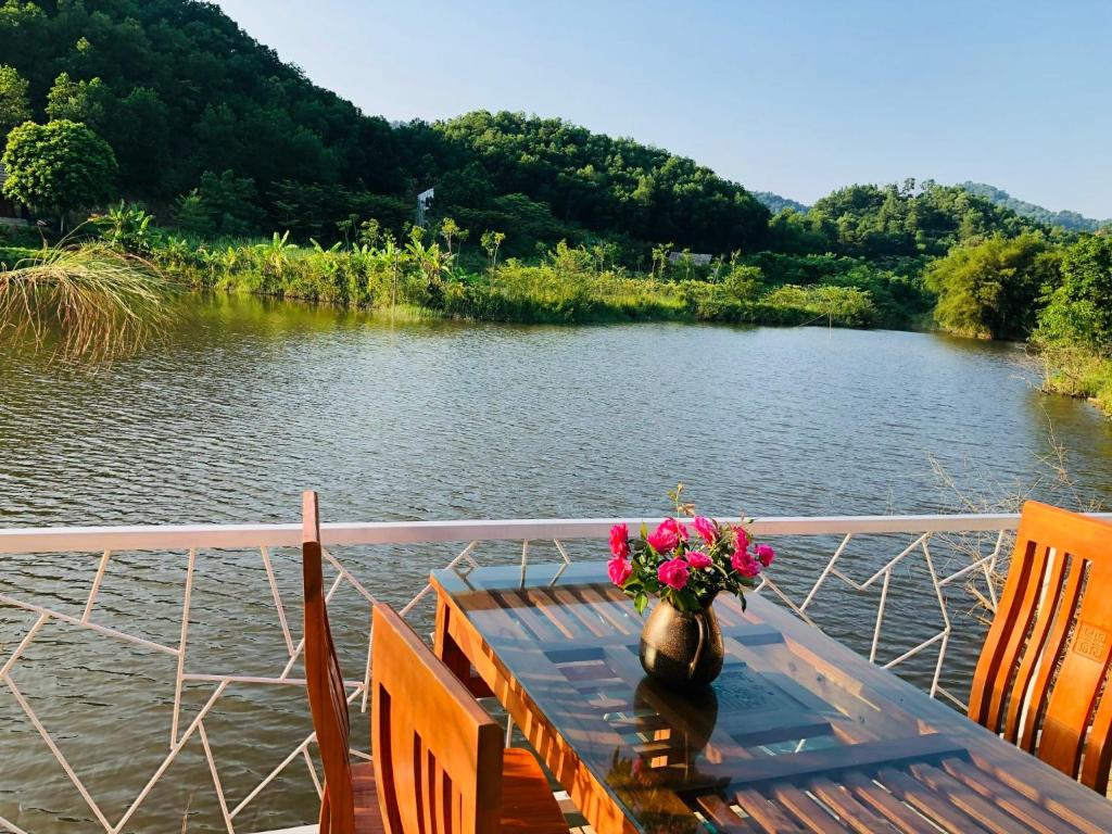 Nha Ben Ho Venue Travel