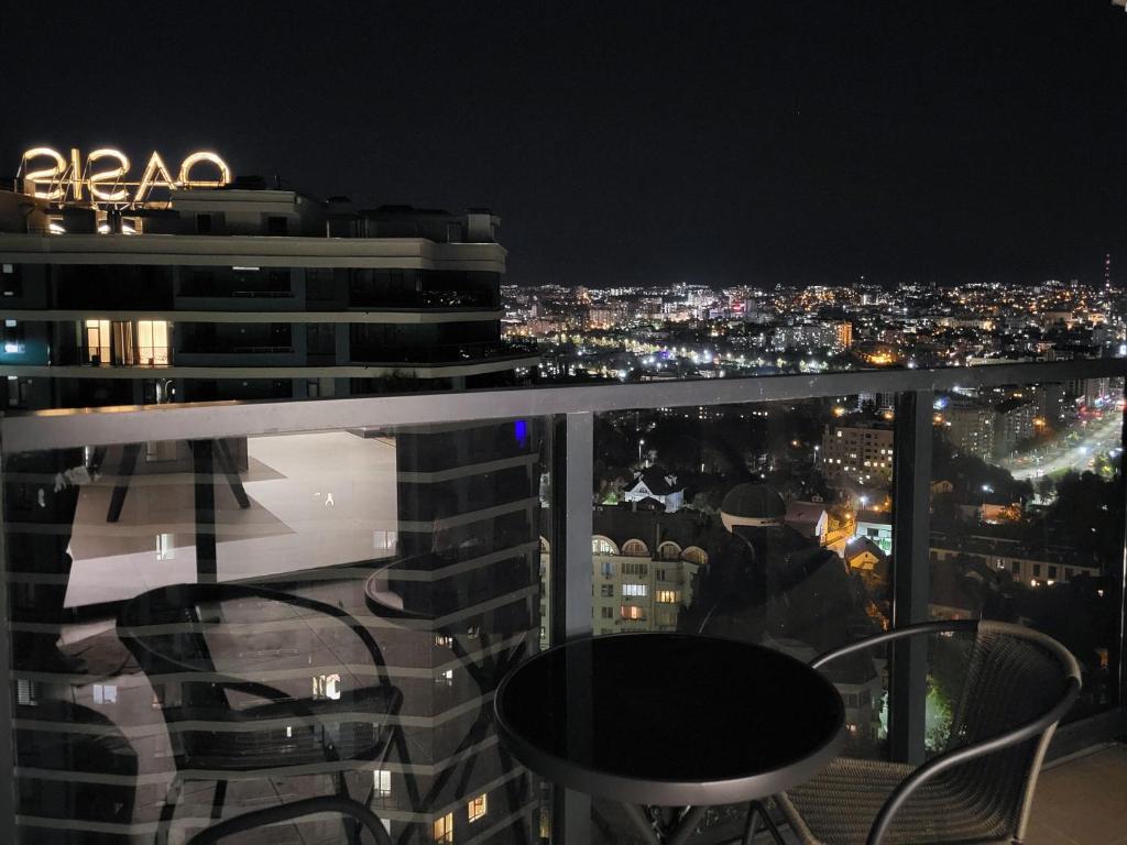 Urban Oasis: 140m² Minimalist Luxury Apartment in Prestigious Residence photo 1