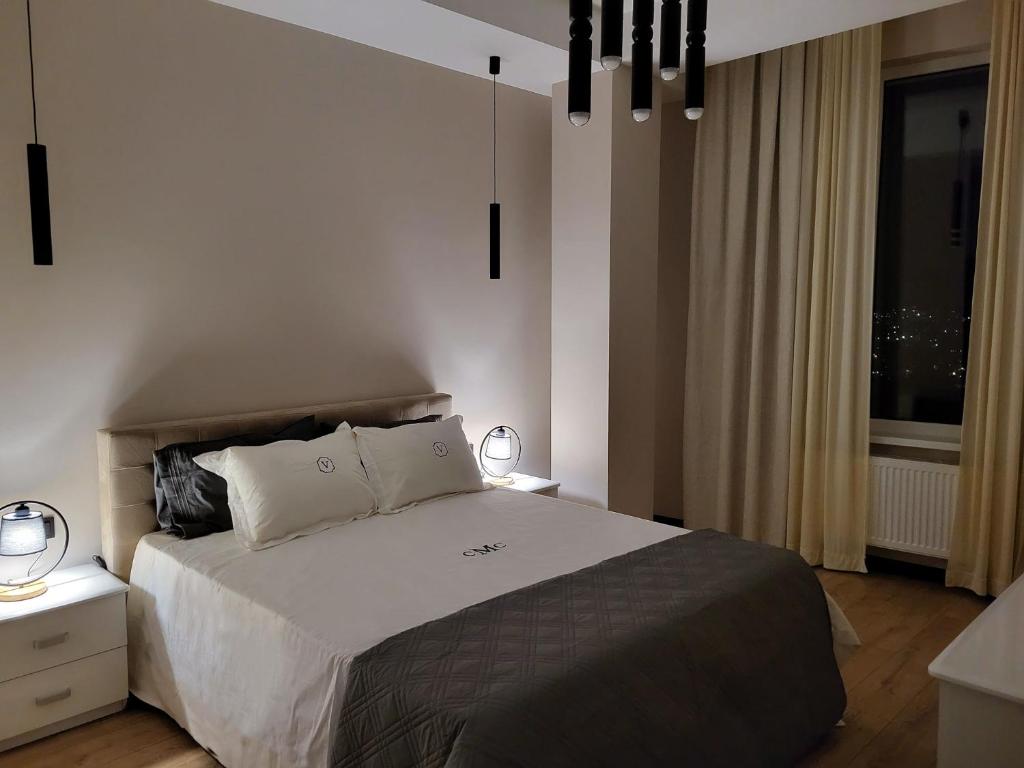Urban Oasis: 140m² Minimalist Luxury Apartment in Prestigious Residence photo 4