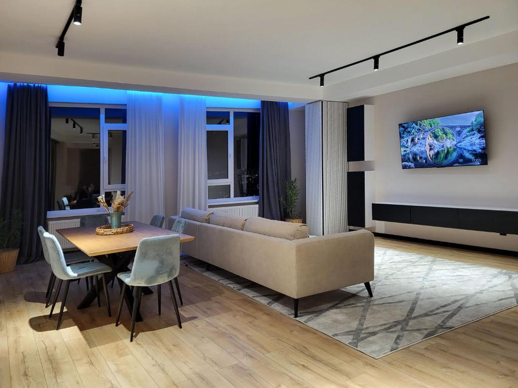 Urban Oasis: 140m² Minimalist Luxury Apartment in Prestigious Residence