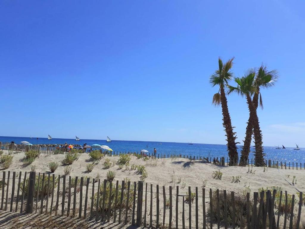 Magnifique vue mer pour ce T2 front de mer et commerces - 4OND56 photo 4