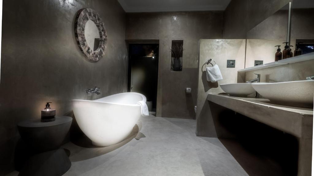 Bagatelle Kalahari Boutique Farmhouse Lodge photo 1