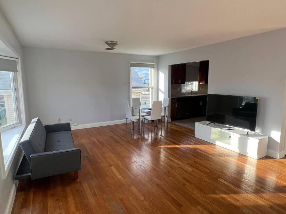 NYC Adjacent Comfy 9 Guest Home image
