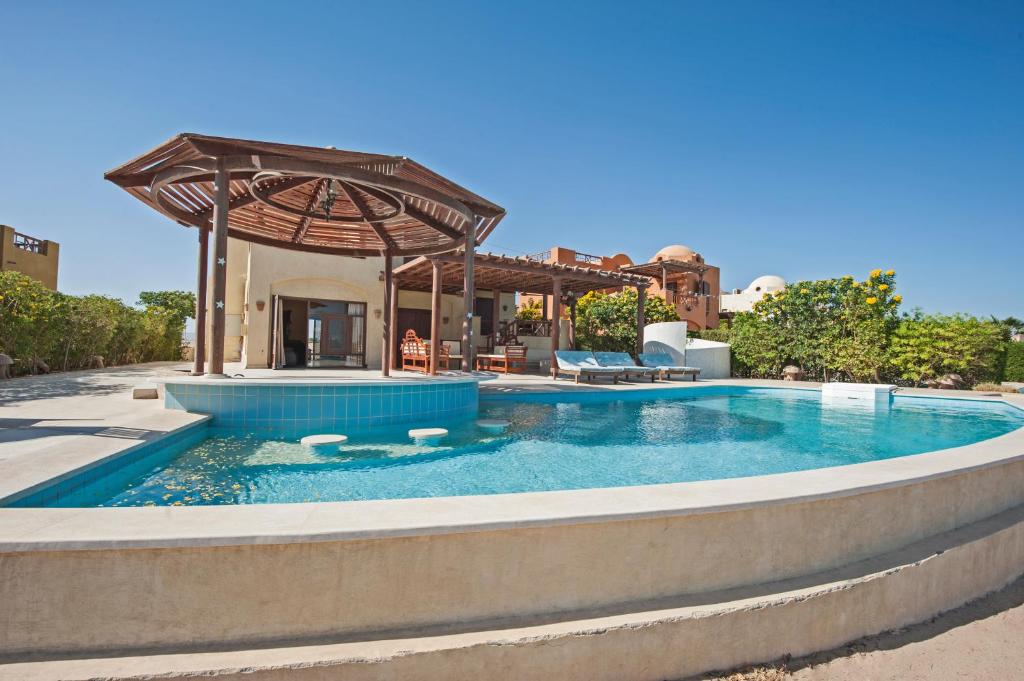Rent El Gouna Lagoon Villa HEATED Private Pool BBQ photo 2