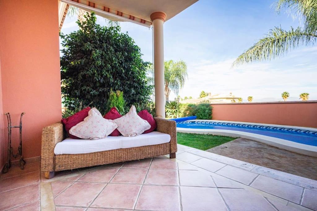 Villa Elísabeth, con piscina climatizada, especial para familias photo 3