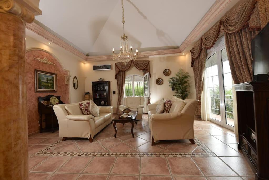 Villa Elísabeth, con piscina climatizada, especial para familias photo 4