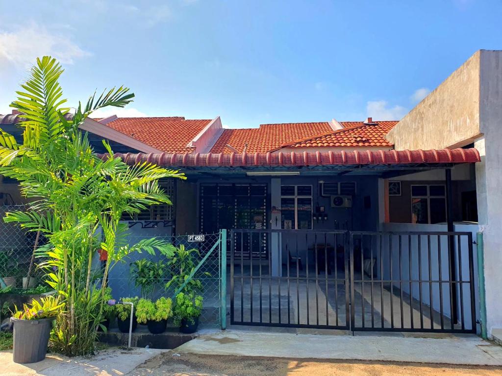 LH Alisha Homestay Bandar Utama Gua Musang photo 2