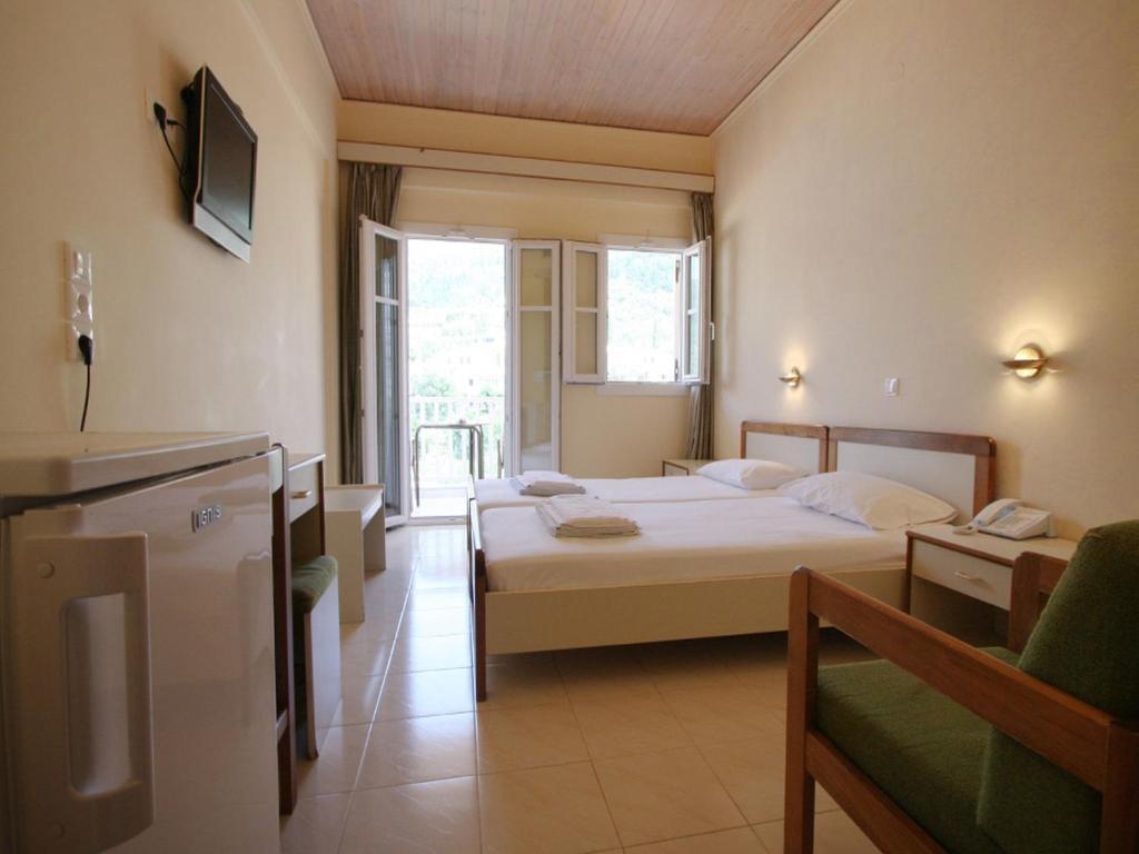 Ionis Hotel photo 1