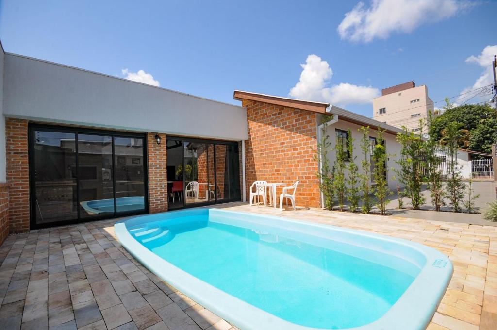 12 Hóspedes - Piscina Àgua Salgada e Área Gourmet