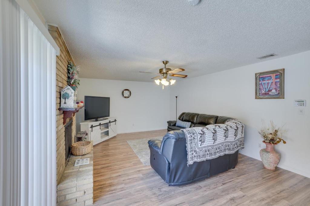 Charming Fort Worth Retreat about 12 Mi to Dtwn! photo 4