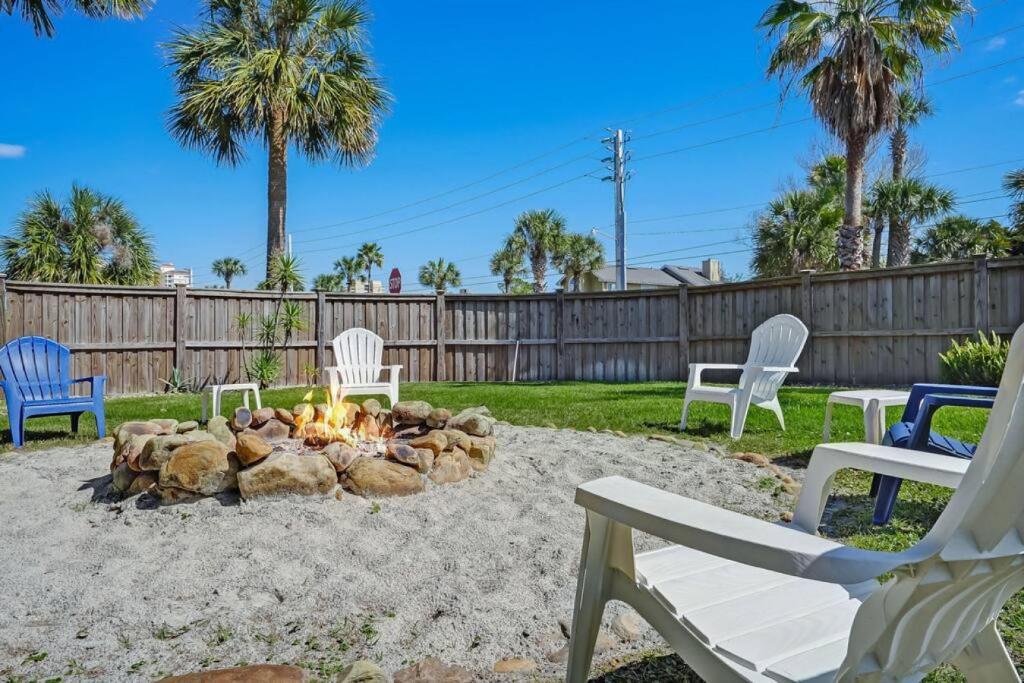 All Yours - Heated Pool - Firepit - BBQ photo 2