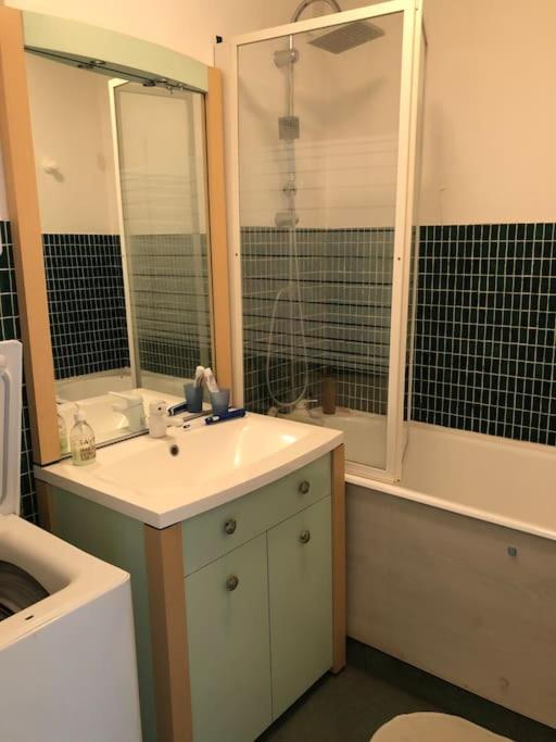 Appartement traversant 4 pers pied des pistes vue imprenable balcon et parking privé couvert photo 3