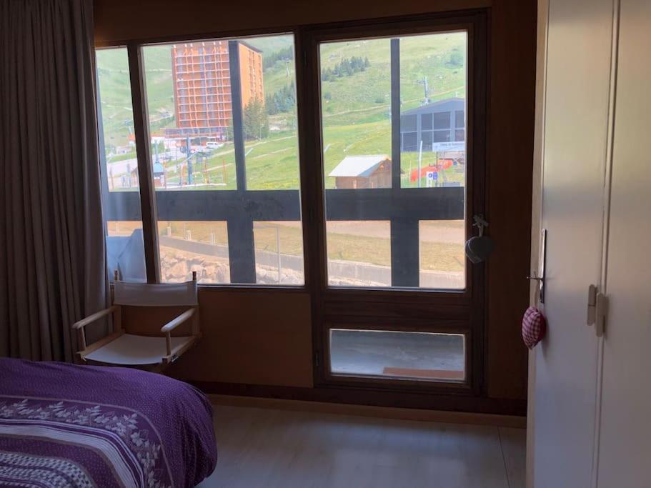 Appartement traversant 4 pers pied des pistes vue imprenable balcon et parking privé couvert photo 4