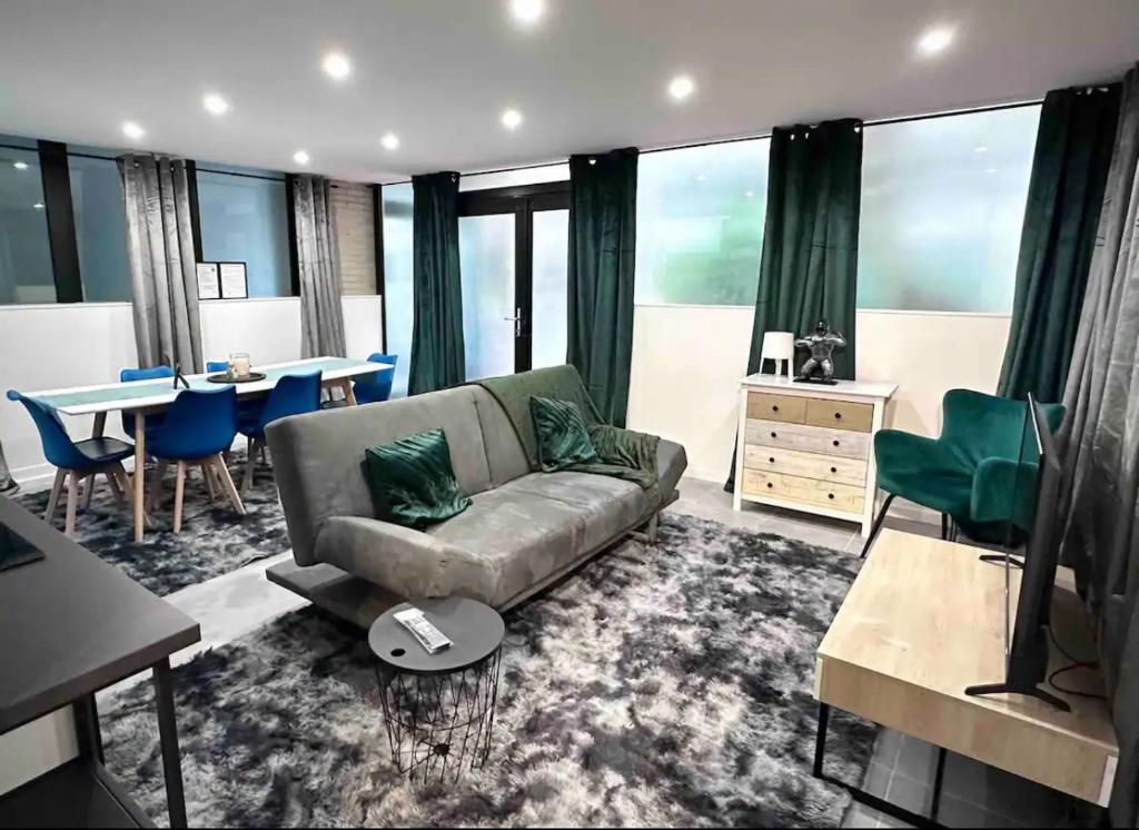 Modern Family Apartment 20mins from Disney / 45mins from Paris