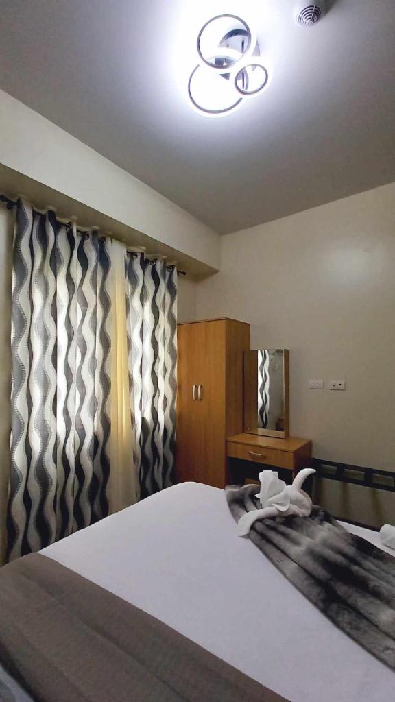 New 2 BR condo for rent @ One Regis in Upper East! photo 4