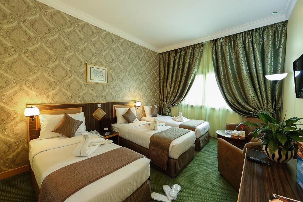 Трехместный (Трехместный номер), Отель Jonrad Hotel