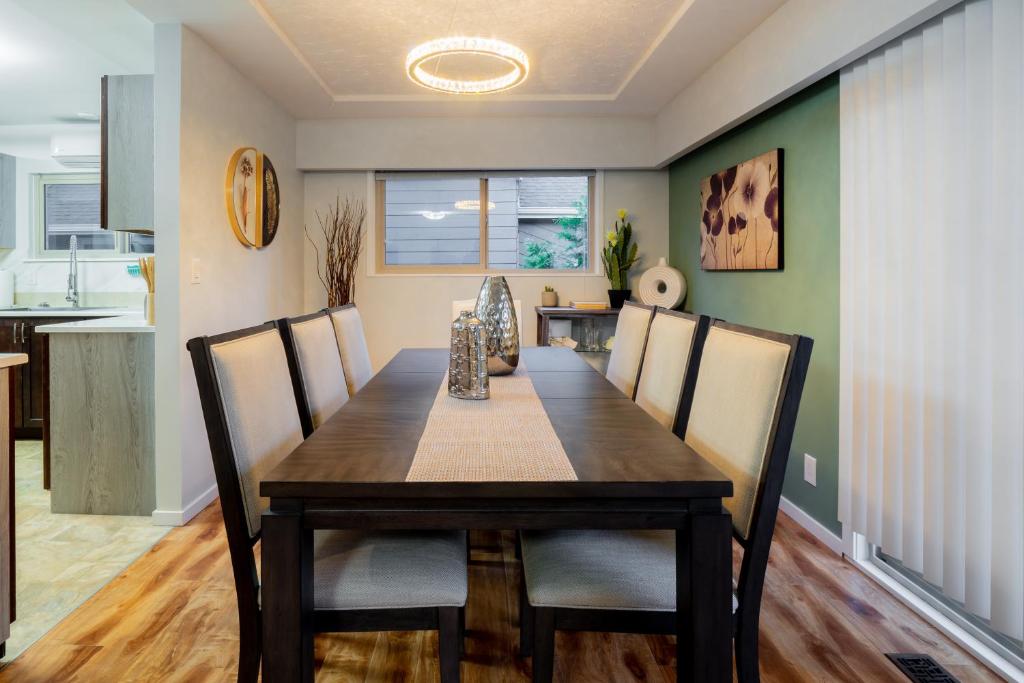 NorthVAN nature living home photo 4