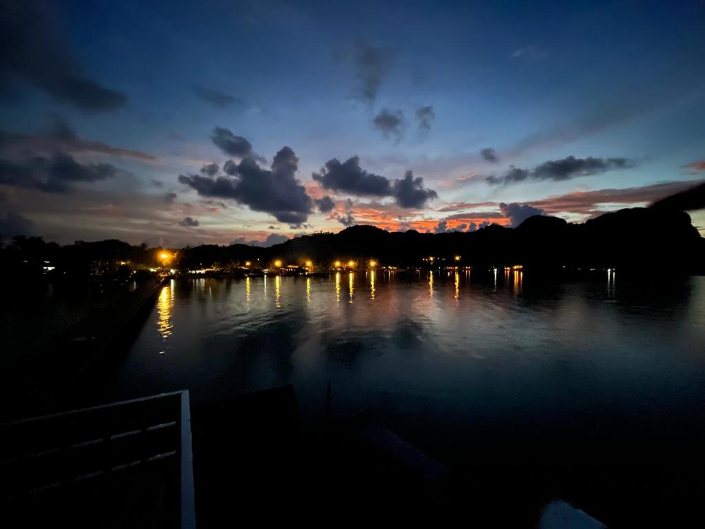 Koh Mook Bungalows photo 3