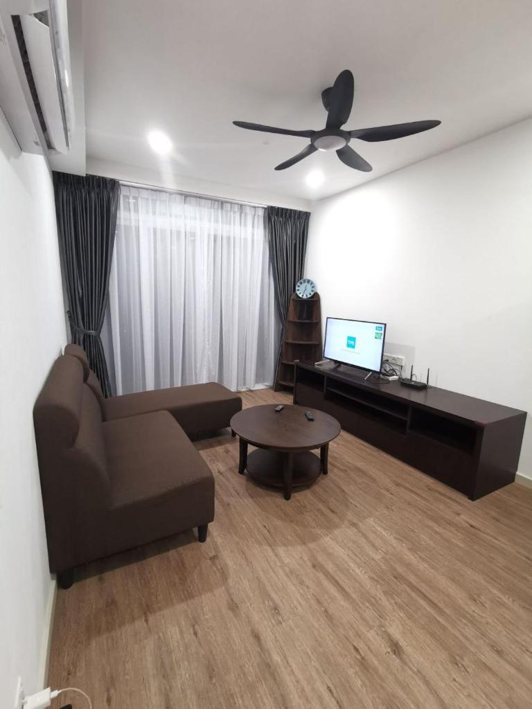 Kuching City 3 bedrooms With Pool and Car Park