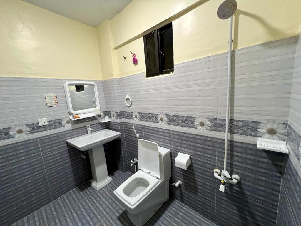Hotel Rooms DHA photo 4
